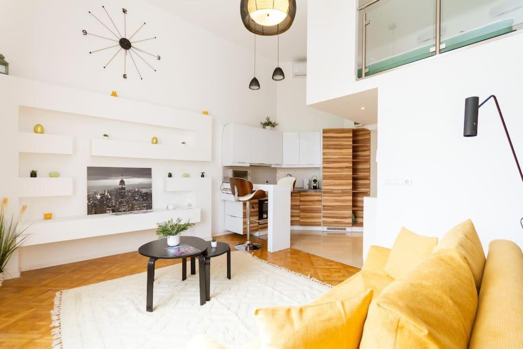 Bright Design Riverside Studio By Nw Budapest Exterior photo